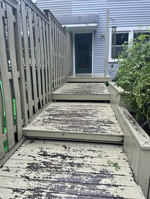 Before & After Deck Staining in Bowie, MD (1)